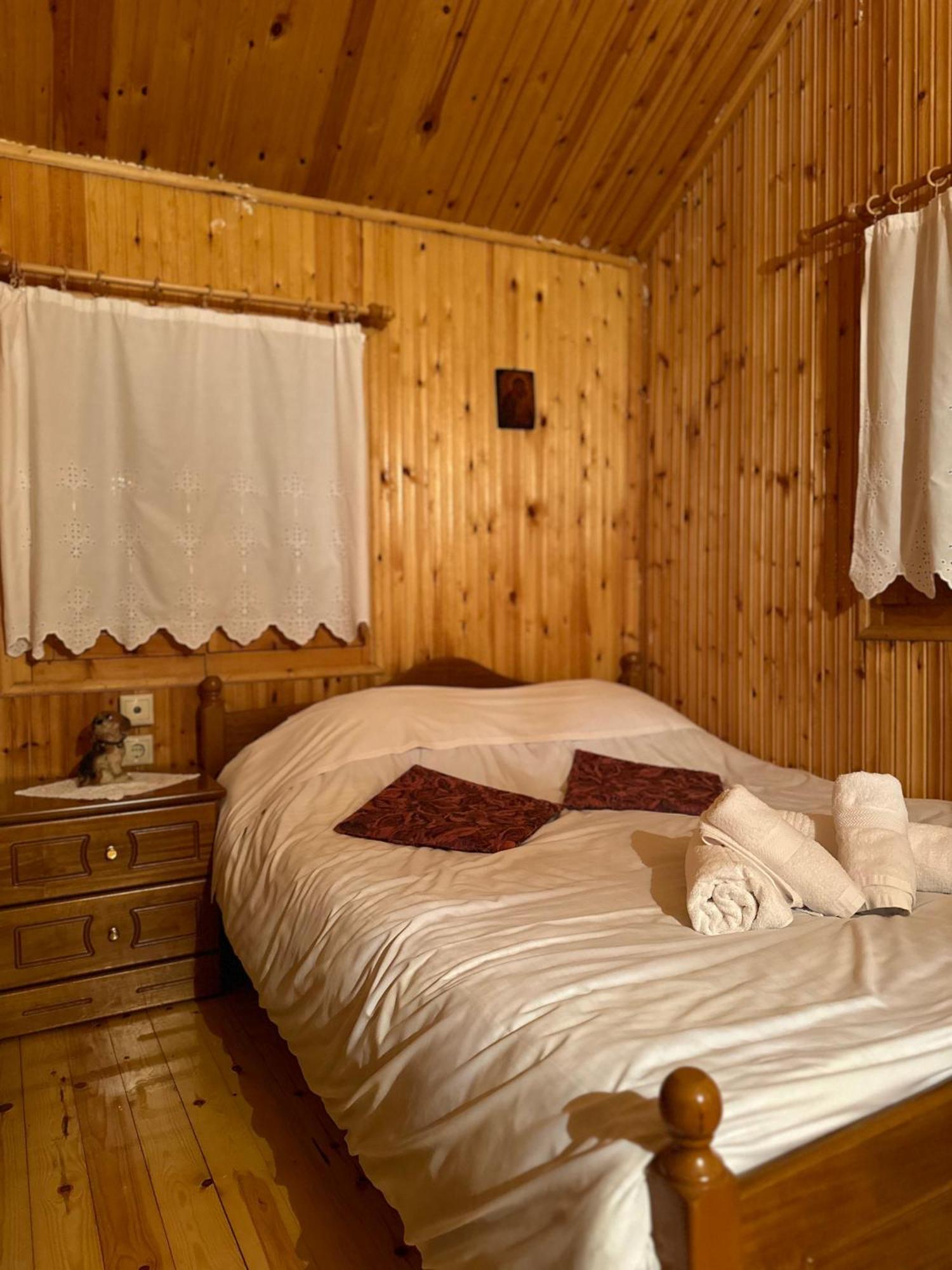 Traditional Wooden Apartment Koutsodímos Exterior foto